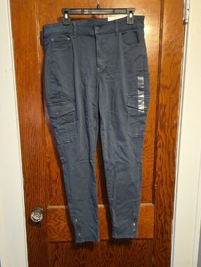 American Eagle  Next Level Stretch Green Cargo Jeans - NWT - Size 14 - 32 W